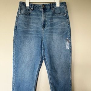 American Eagle curvy stretch mom jean